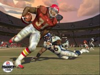 Cкриншот Madden NFL 2005, изображение № 398187 - RAWG