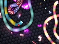 Cкриншот Flappy Slither 3D - Color Worm Rush, изображение № 1597094 - RAWG