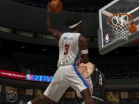 Cкриншот NBA LIVE 06, изображение № 428164 - RAWG