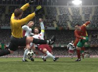 Cкриншот Pro Evolution Soccer 5, изображение № 432777 - RAWG