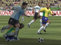 Cкриншот Pro Evolution Soccer 5, изображение № 432774 - RAWG