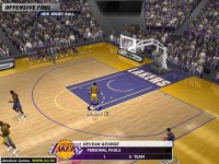 Cкриншот NBA Live 2003, изображение № 314887 - RAWG