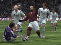 Cкриншот Pro Evolution Soccer 5, изображение № 432788 - RAWG