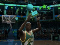 Cкриншот NBA Live 2005, изображение № 401397 - RAWG